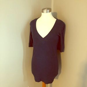 Express Sexy Basic Vee size L